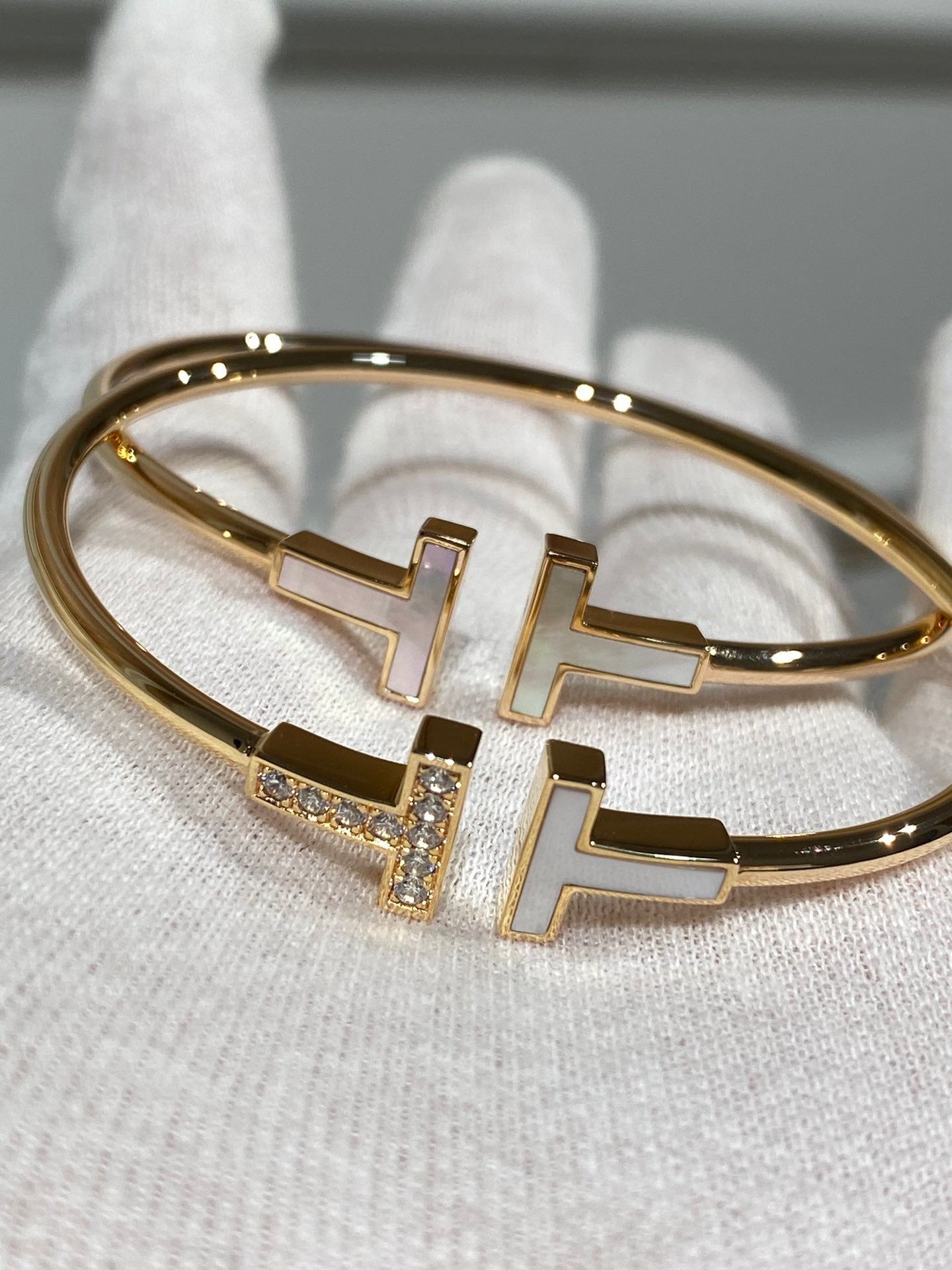 TIFFANY T BRACELET 1.8MM MOP DIAMOND PINK GOLD