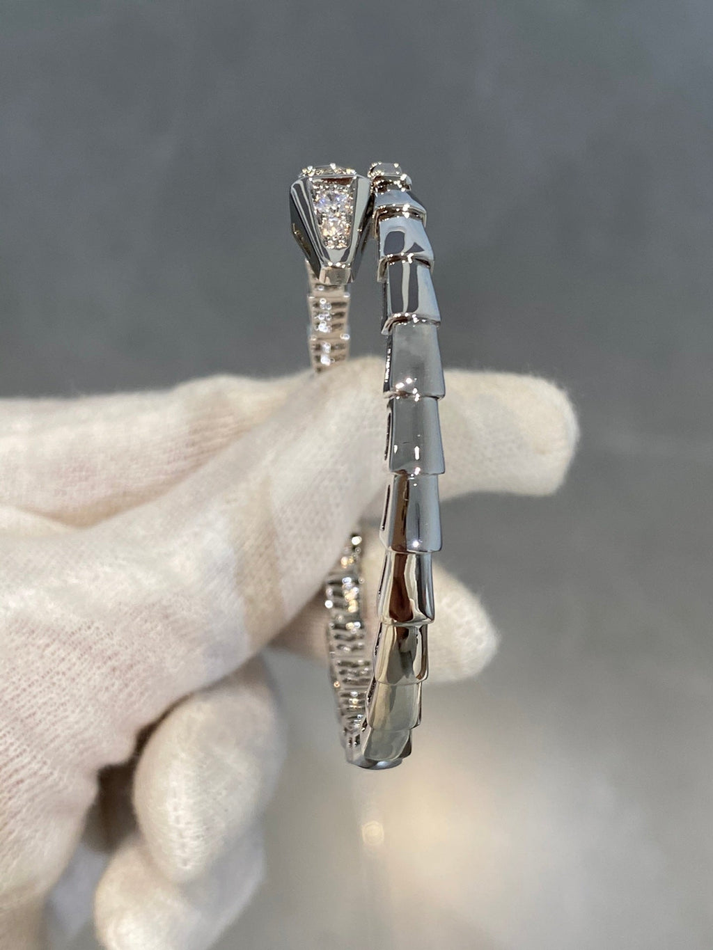 Bvlgari SERPENTI BRACELET DIAMONDS SILVER
