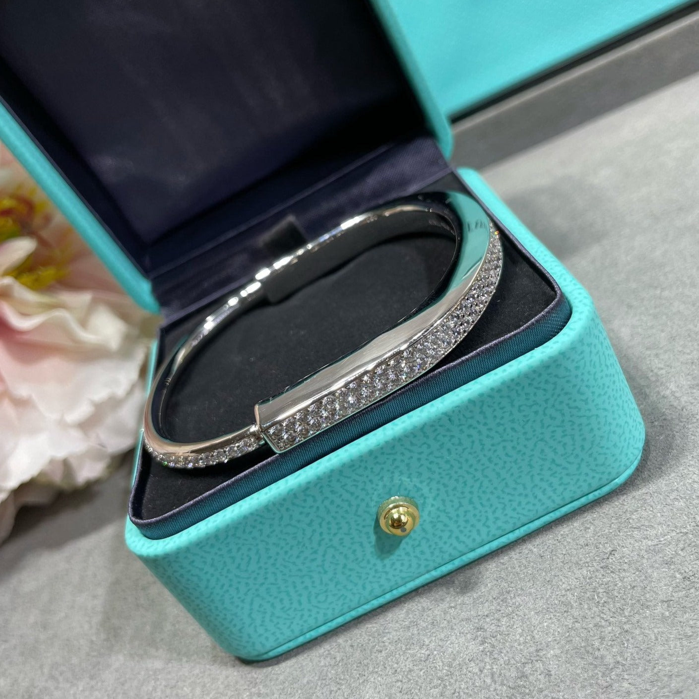 TIFFANY LOCK BRACELET DIAMOND PAVED