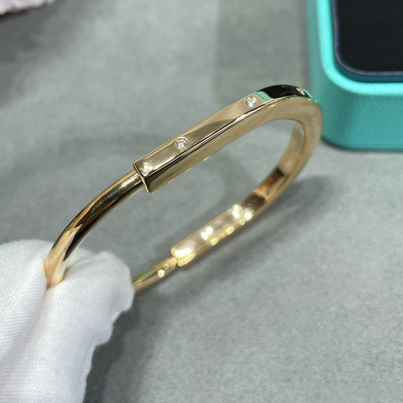 TIFFANY LOCK BRACELET 8 DIAMOND