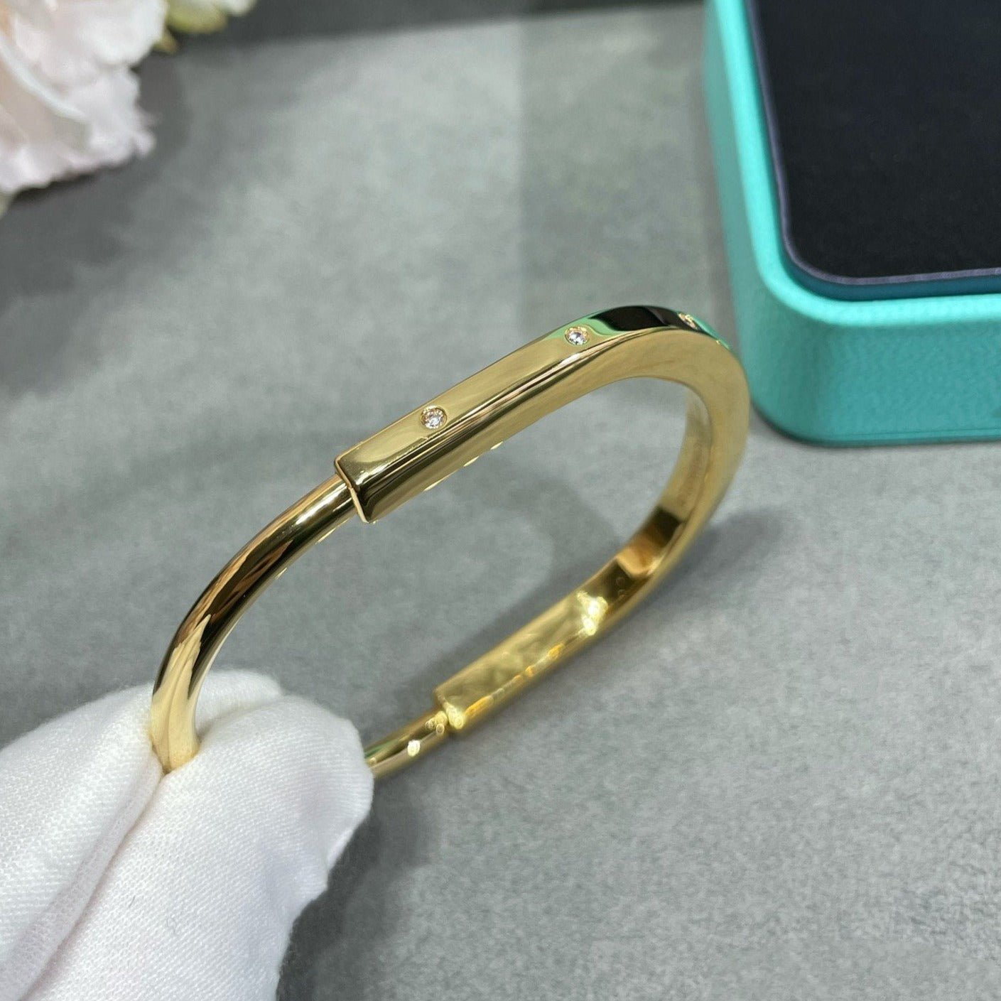 TIFFANY LOCK BRACELET 8 DIAMOND