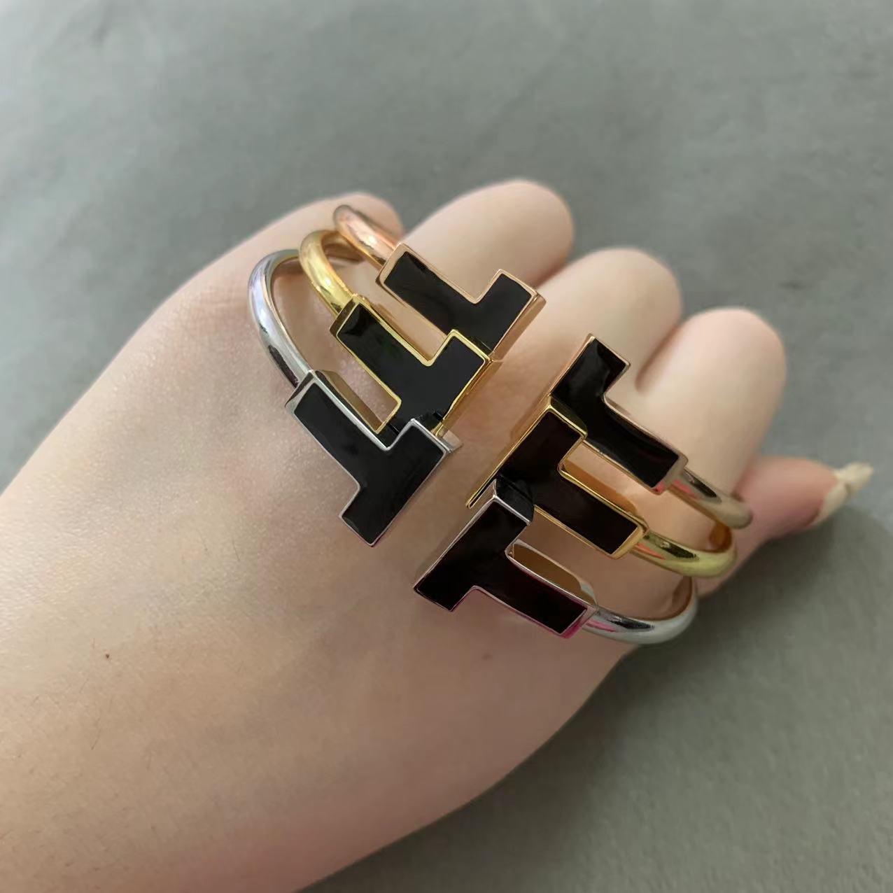 TIFFANY T WIDE ONYX OPEN BRACELET