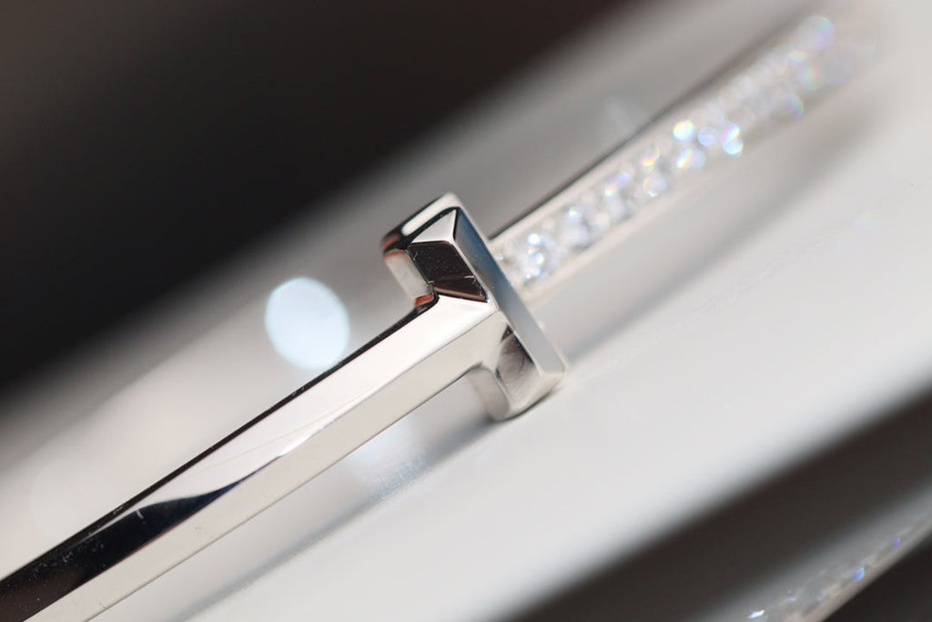 TIFFANY NARROW T1 HINGED BANGLE DIAMOND SILVER