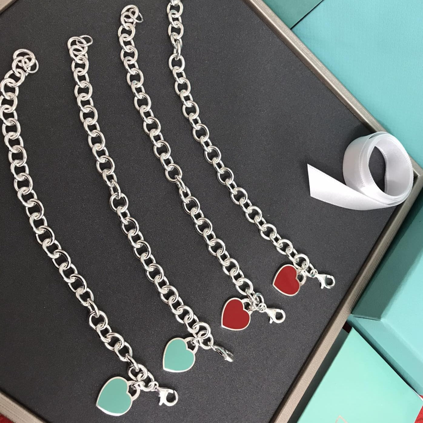 TIFFANY HEART TAG BRACELET SILVER MEDIUM