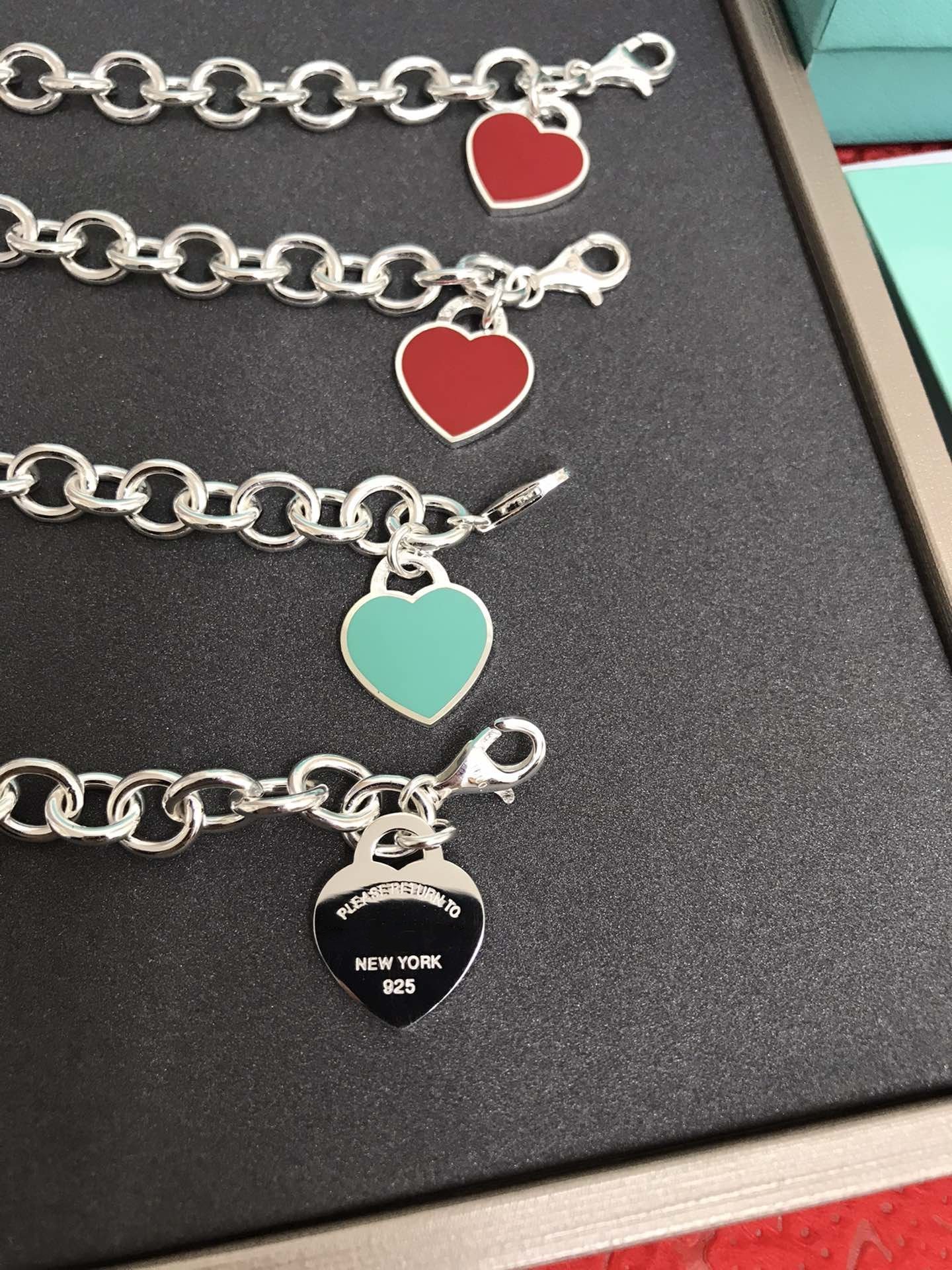 TIFFANY HEART TAG BRACELET SILVER MEDIUM