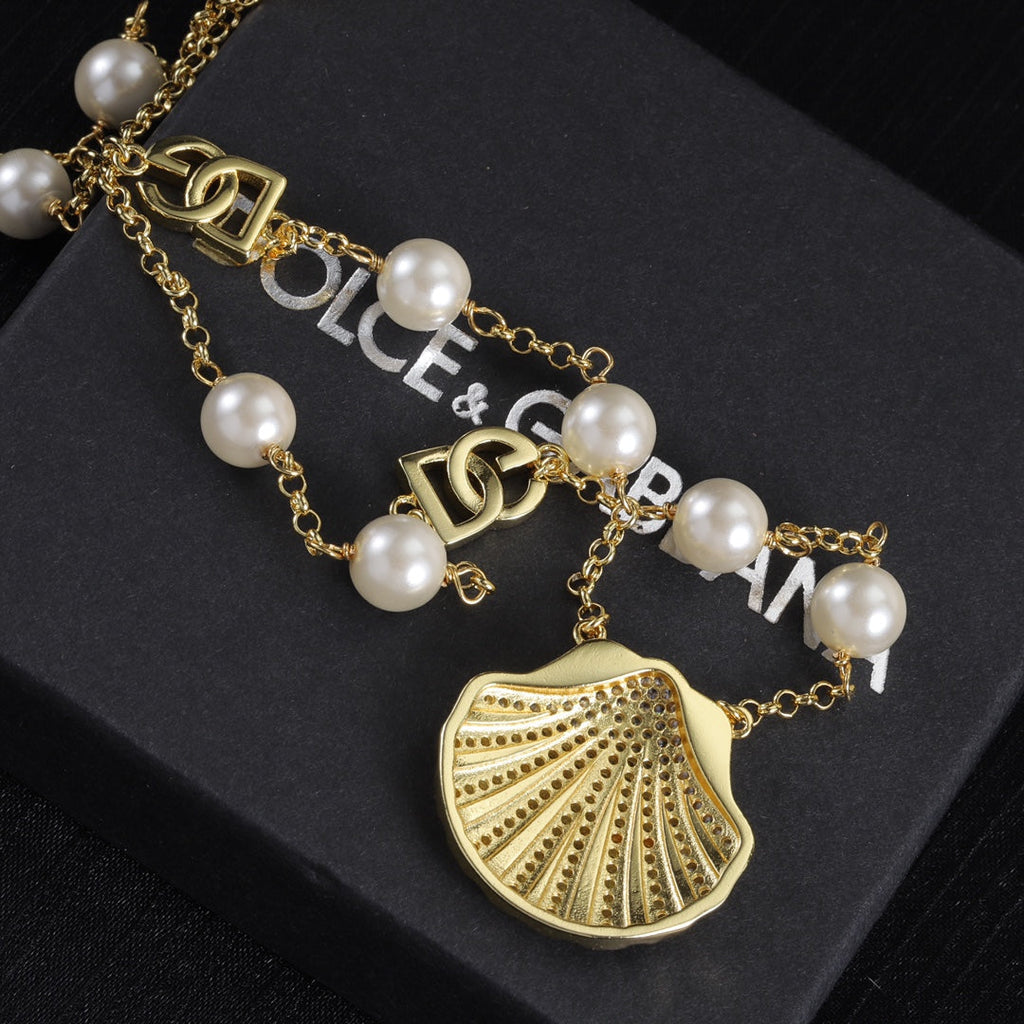 Dolce&Gabbana Shell Pearl Necklace