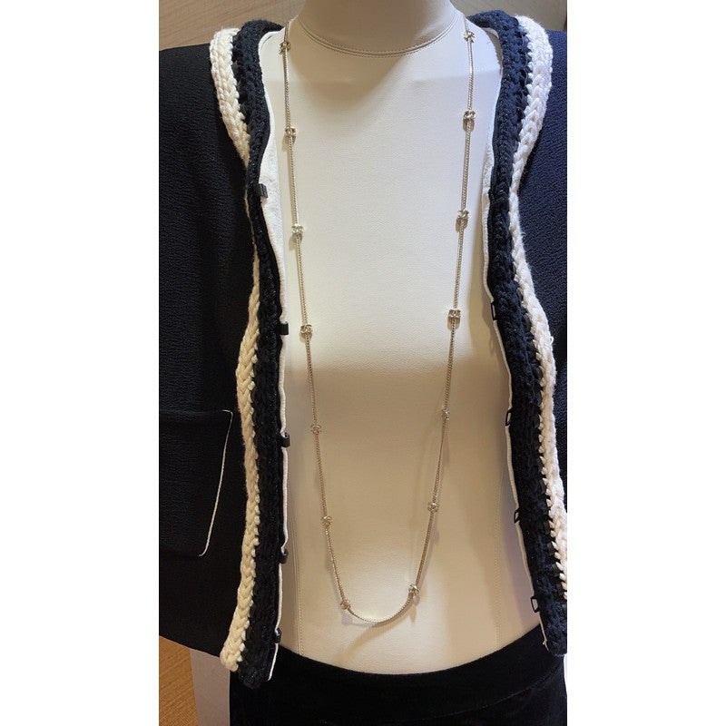 18K  Chanel 24B Flowers Long Necklace