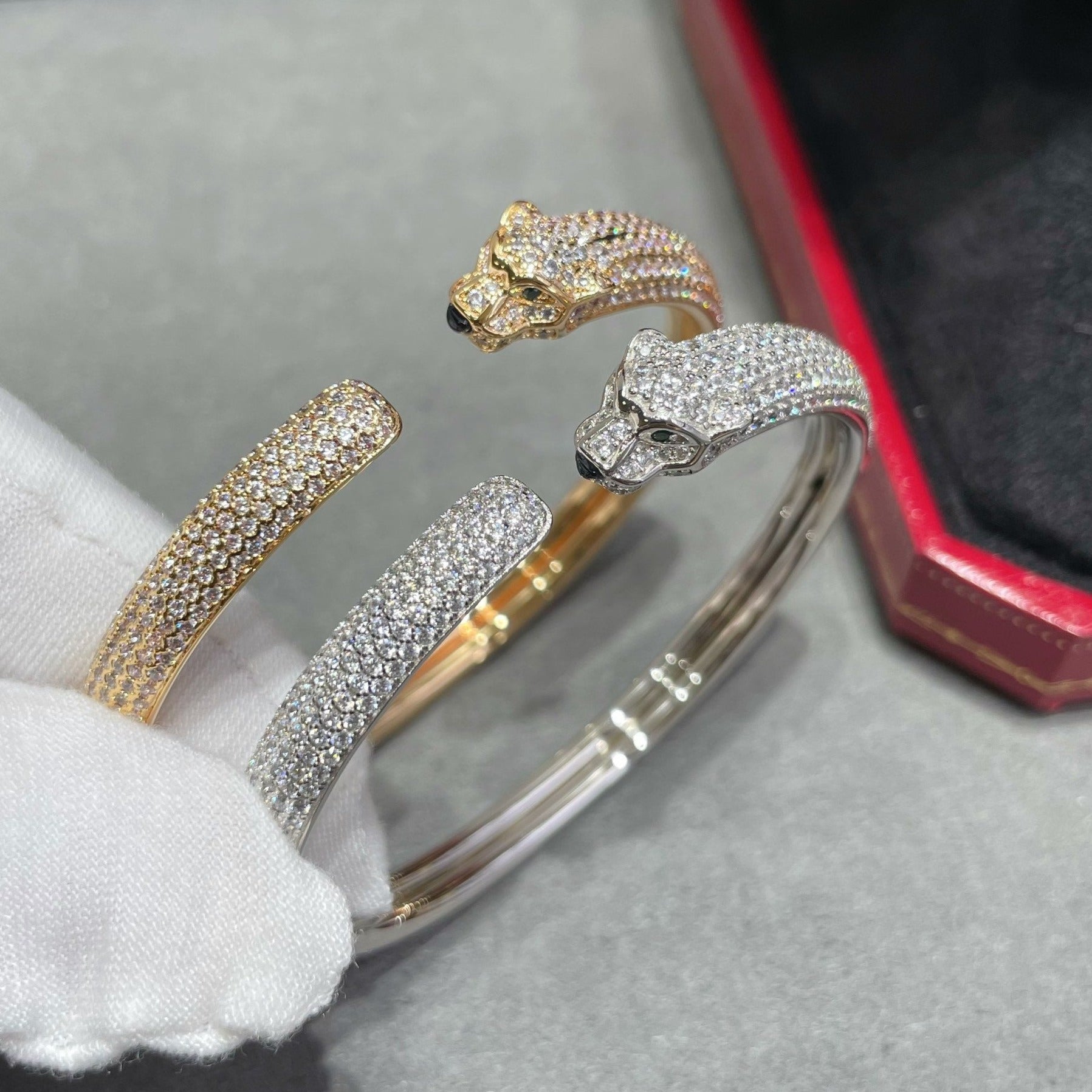 CARTIER PANTHERE FULL DIAMOND OPEN BRACELET