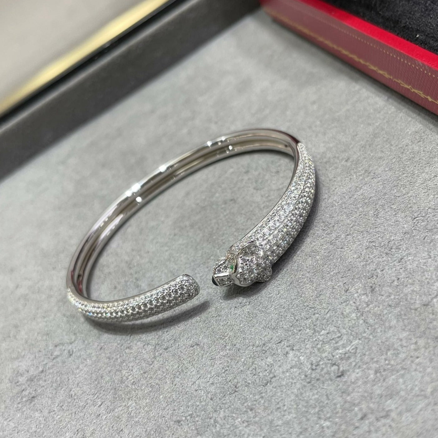 CARTIER PANTHERE FULL DIAMOND OPEN BRACELET
