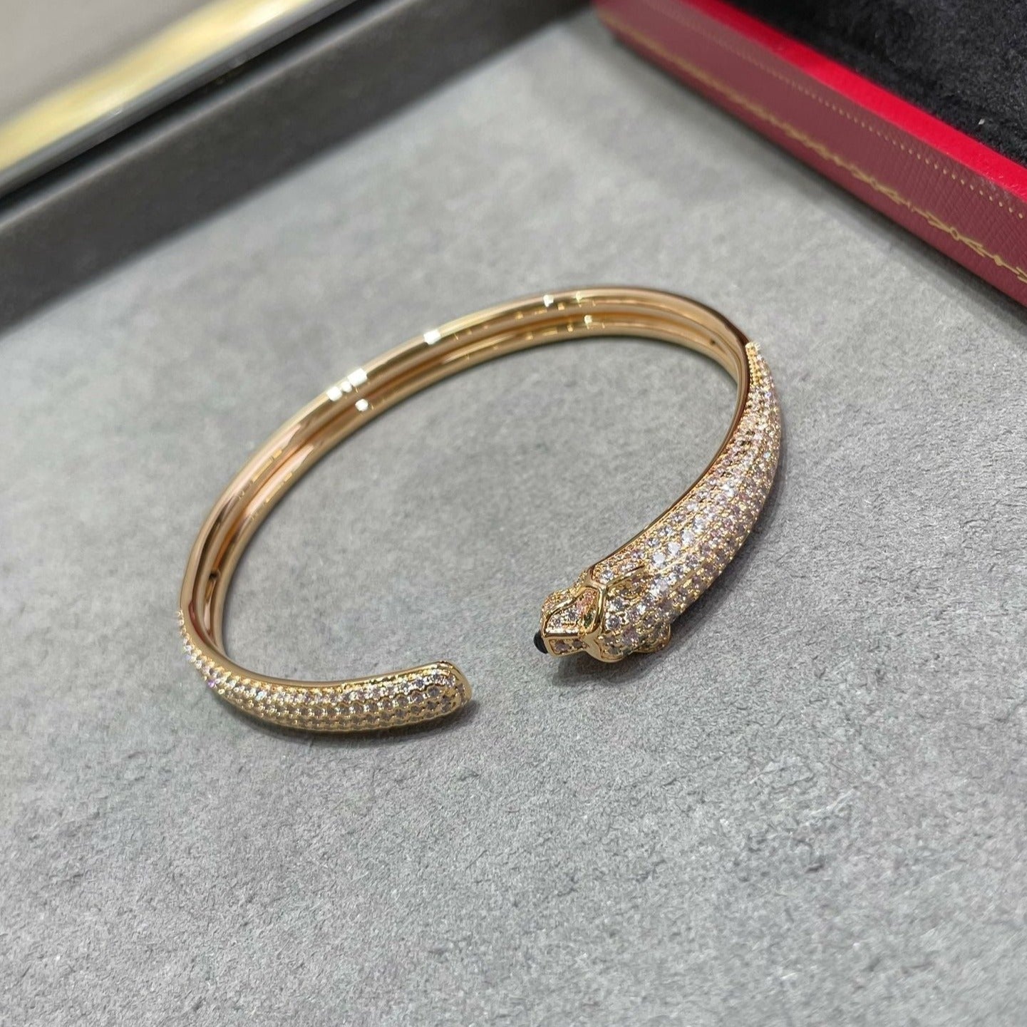 CARTIER PANTHERE FULL DIAMOND OPEN BRACELET