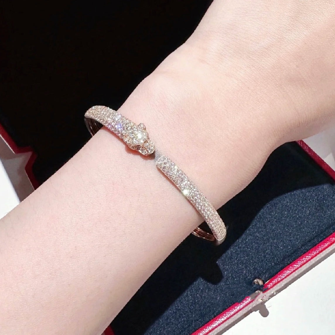 CARTIER PANTHERE FULL DIAMOND OPEN BRACELET